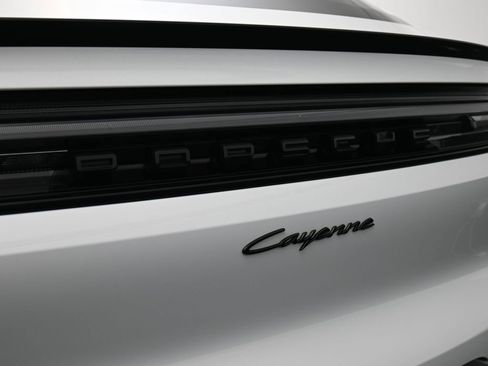 Certified 2024 Porsche Cayenne Coupe AWD/4WD image 14
