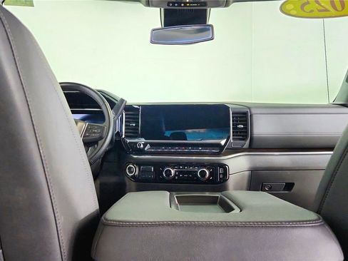 Used 2025 GMC Sierra 1500 SLT image 34