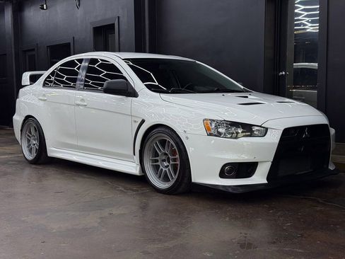 Used 2014 Mitsubishi Lancer Evolution GSR image 11