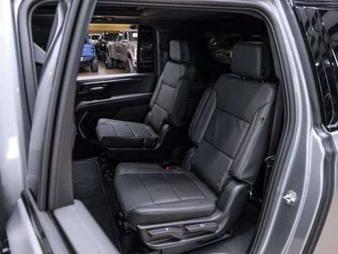 Used 2026 Chevrolet Suburban Z71 w/ Comfort Package AWD/4WD image 68
