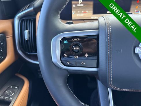 Used 2025 Nissan Armada Platinum Reserve AWD/4WD image 25