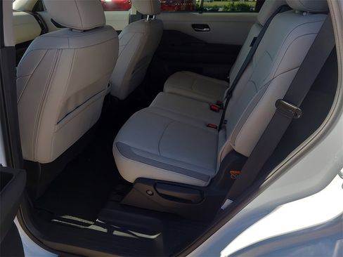 New 2025 Nissan Pathfinder SL w/ Cargo Package image 9