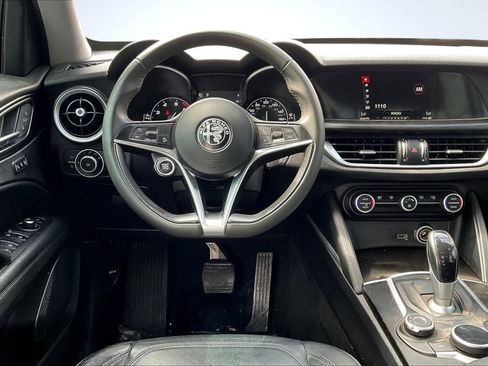 Used 2018 Alfa Romeo Stelvio AWD image 5