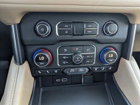 Used 2021 Chevrolet Tahoe Premier w/ Premium Package RWD image 19