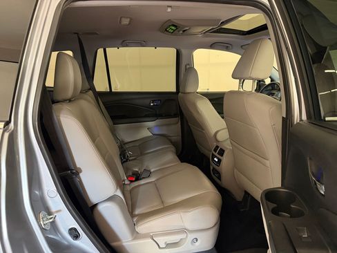 Used 2017 Honda Pilot Touring image 35