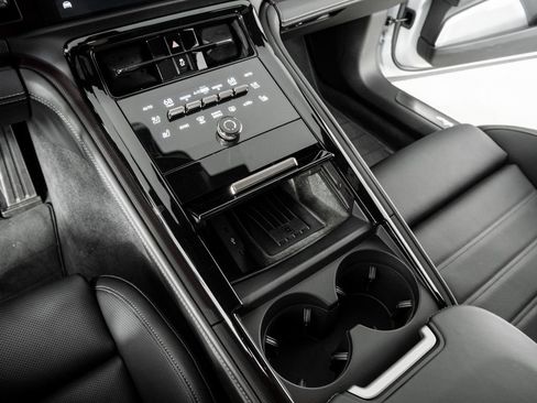 Certified 2025 Porsche Panamera Turbo image 18