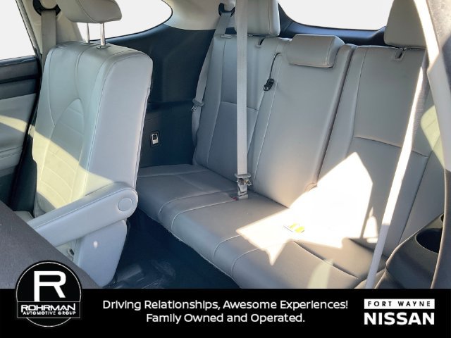 Used 2021 Toyota Highlander XLE AWD/4WD image 30