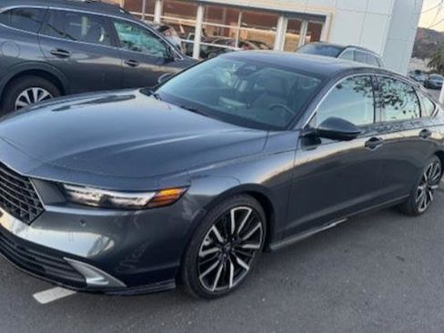 Used 2024 Honda Accord Touring image 3