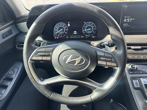 Used 2025 Hyundai Palisade SEL FWD image 14