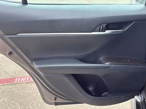 Used 2022 Toyota Camry SE w/ Carpet Mat Package (TMS) image 17