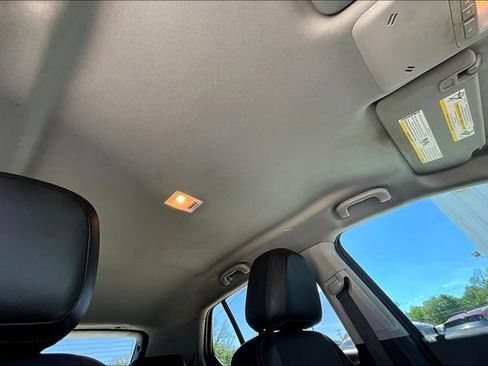 Used 2022 Chevrolet Trax LT w/ LT Convenience Package FWD image 23