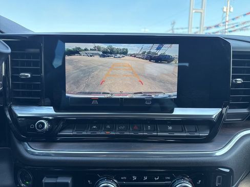 Used 2025 GMC Sierra 1500 SLT RWD image 18