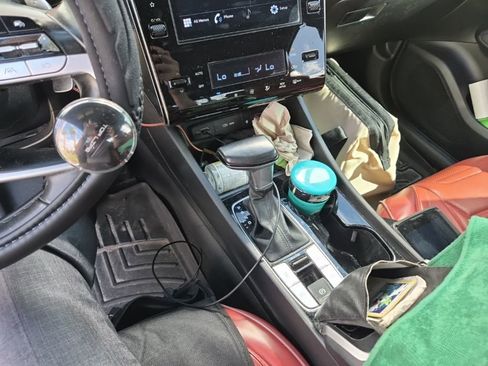 Used 2022 Hyundai Santa Cruz SEL Premium image 9