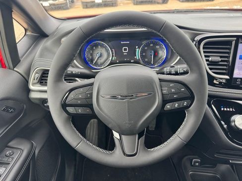 New 2026 Chrysler Pacifica Select w/ S Appearance Package AWD/4WD image 12