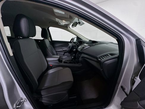 Used 2017 Ford Escape SE image 28