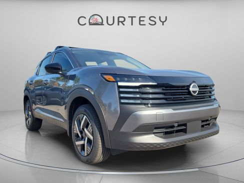 New 2026 Nissan Kicks SV image 5