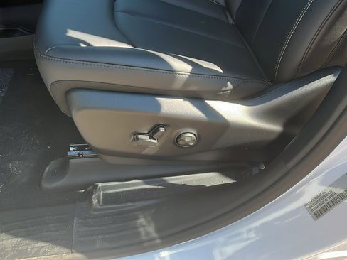 New 2026 Chrysler Voyager LX image 18