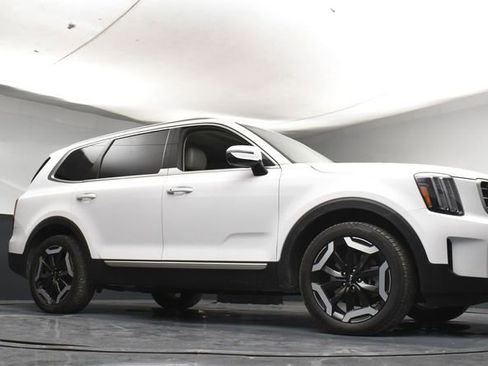 Used 2023 Kia Telluride S w/ S Sunroof Package image 34