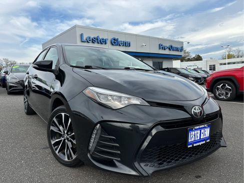 Used 2019 Toyota Corolla SE w/ SE Premium Package image 2