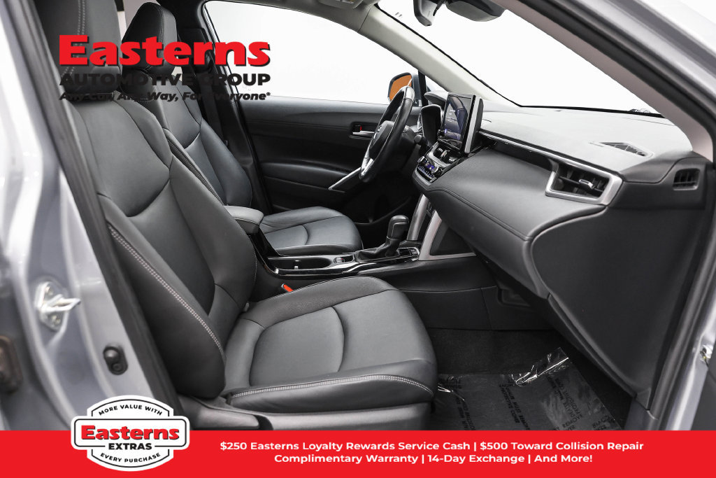Used 2023 Toyota Corolla Cross XLE w/ Convenience Package AWD/4WD image 27
