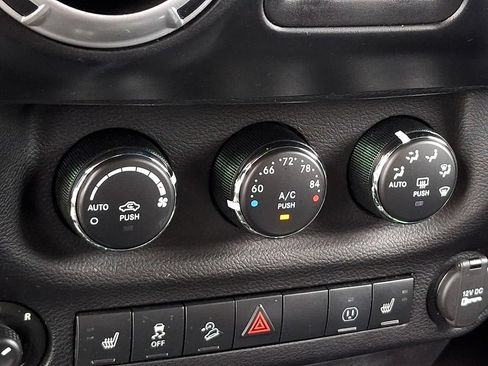 Used 2013 Jeep Wrangler Unlimited Sahara w/ Connectivity Group AWD/4WD image 15