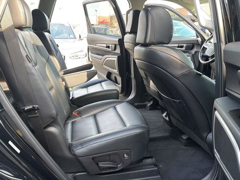 Used 2025 Kia Telluride S AWD/4WD image 22