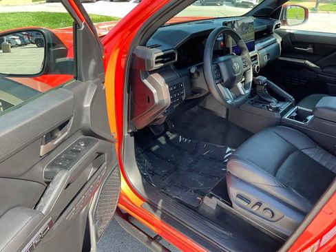 Certified 2024 Toyota Tacoma TRD Off-Road w/ TRD Off Road Premium Package AWD/4WD image 9