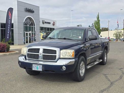 Used 2005 Dodge Dakota Laramie w/ Trailer Tow Group AWD/4WD image 8