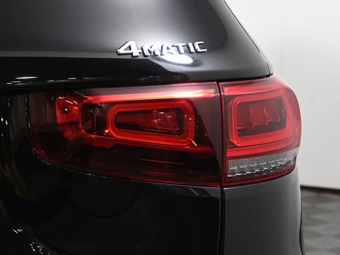 Used 2022 Mercedes-Benz GLB 250 4MATIC image 13