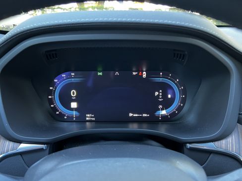 Used 2023 Volvo XC60 B5 Ultimate w/ Climate Package image 21