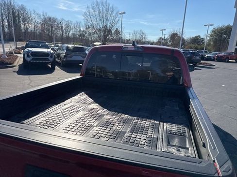 Used 2021 Toyota Tacoma TRD Sport image 11