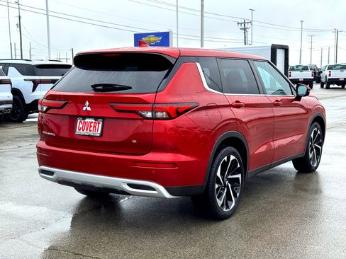 Used 2022 Mitsubishi Outlander SE image 6