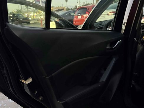 Used 2018 MAZDA MAZDA3 Touring FWD image 71