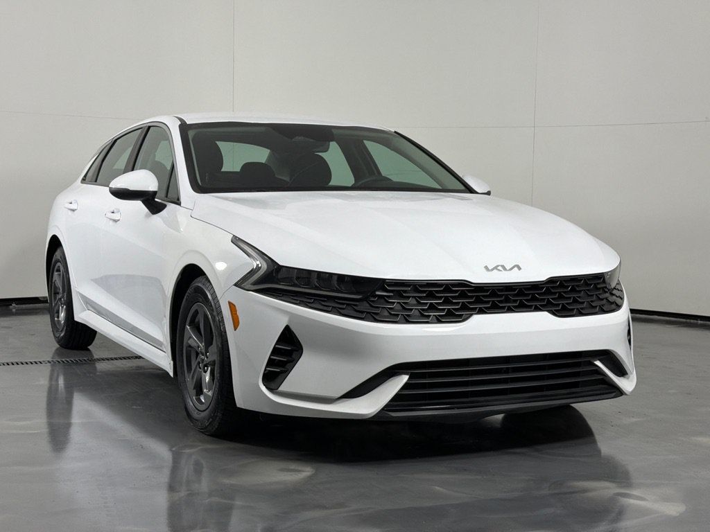 Used 2023 Kia K5 LXS FWD image 3