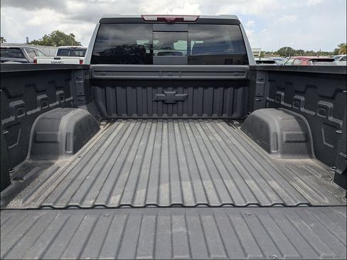 Used 2025 Chevrolet Silverado 1500 High Country AWD/4WD image 11