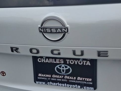 Used 2024 Nissan Rogue SV AWD/4WD image 30