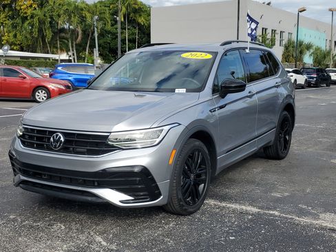 Used 2022 Volkswagen Tiguan SE R-Line image 32