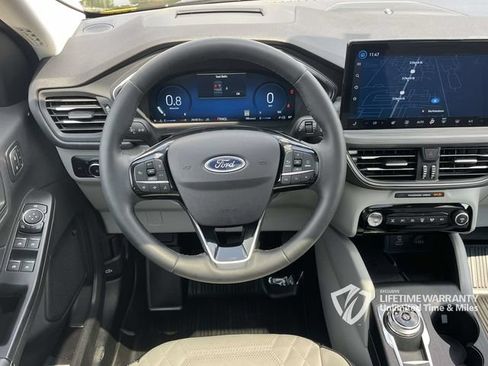 Used 2023 Ford Escape Platinum w/ Premium Technology Package AWD/4WD image 20