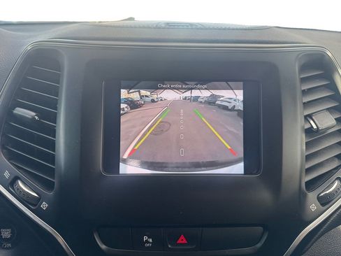 Used 2020 Jeep Cherokee Latitude Plus image 27