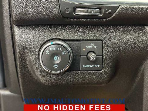 Used 2017 Chevrolet Traverse LT image 33