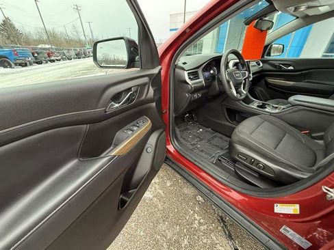 Used 2022 GMC Acadia SLE w/ Driver Convenience Package image 11