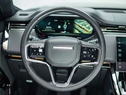 Used 2025 Land Rover Range Rover Sport SE image 19