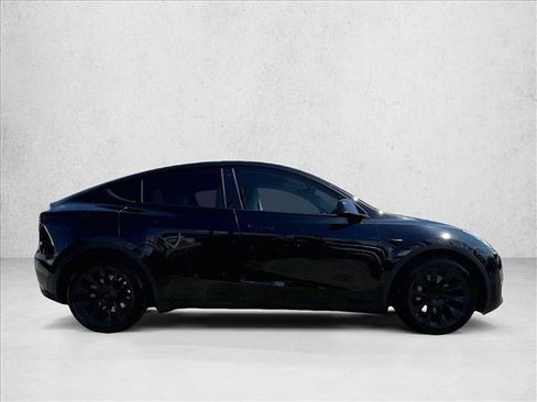 Used 2022 Tesla Model Y Long Range AWD/4WD image 5