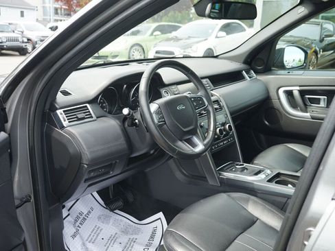 Used 2019 Land Rover Discovery Sport HSE image 12