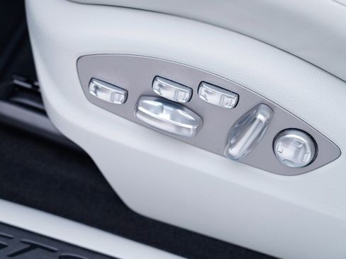 Used 2023 Porsche Macan GTS image 16