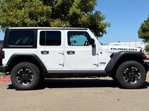 Used 2024 Jeep Wrangler Unlimited Rubicon 4xe AWD/4WD image 3