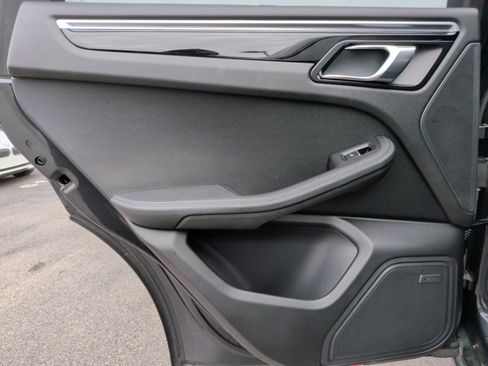 Used 2024 Porsche Macan image 36