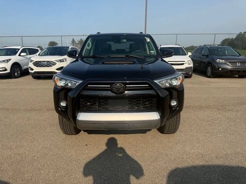 Used 2023 Toyota 4Runner TRD Off-Road Premium w/ Moonroof Package AWD/4WD image 4