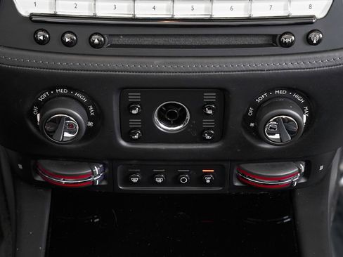 Used 2020 Rolls-Royce Dawn image 71