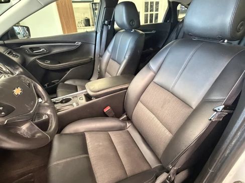 Used 2016 Chevrolet Impala LT w/ Convenience Package FWD image 16